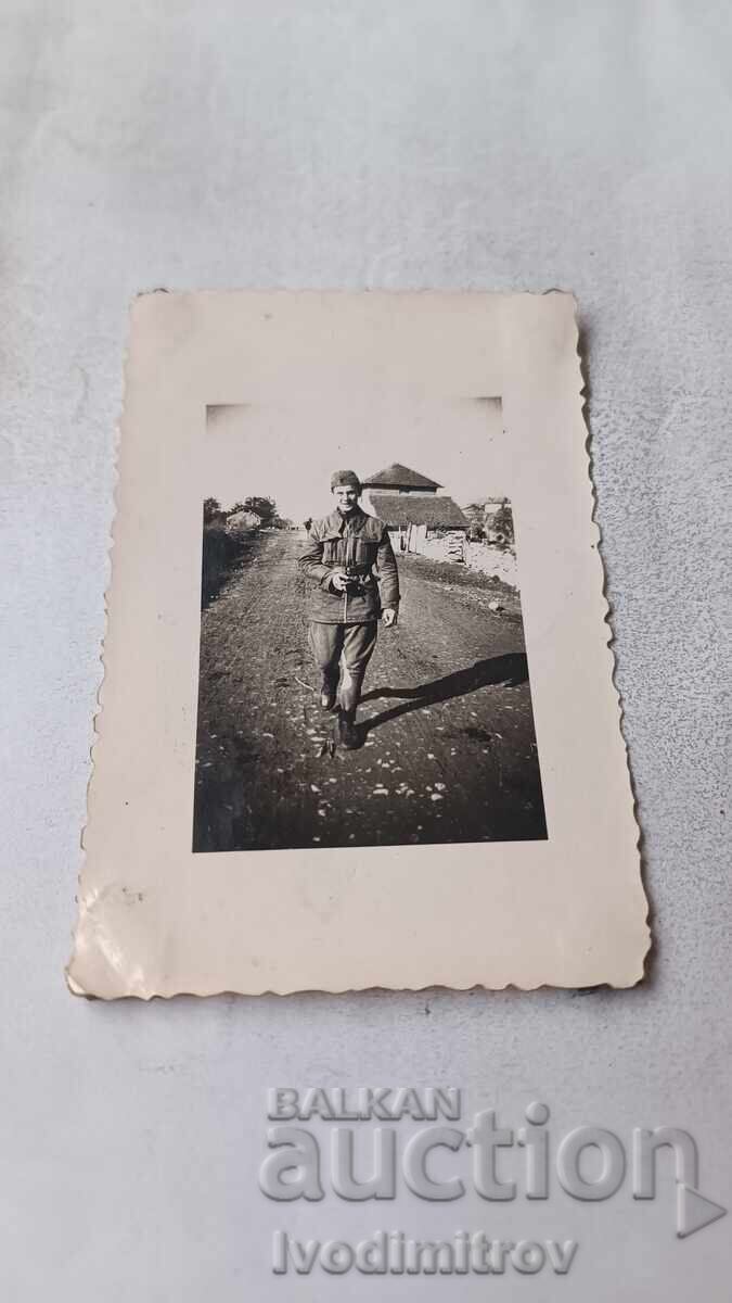 Photo Pirot Soldier on the road