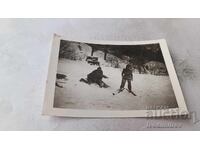 Fotografie Șumen Tineri și tinere în iarna anului 1945