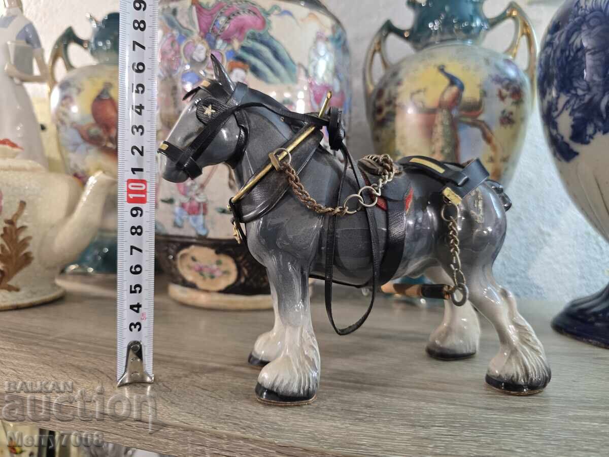 Elegant collectible porcelain horse!