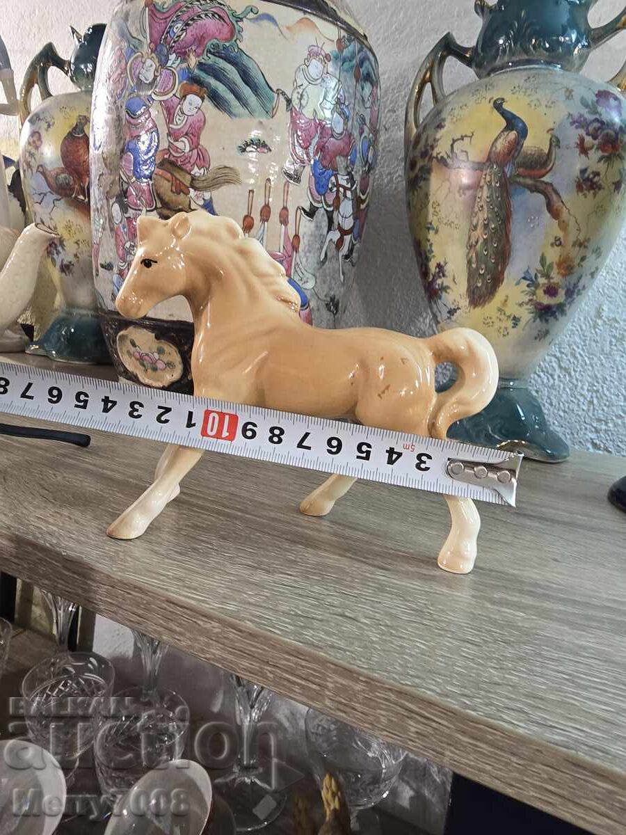 Προσφέρω ένα εκλεπτυσμένο συλλεκτικό πορσελάνινο άλογο! - 5