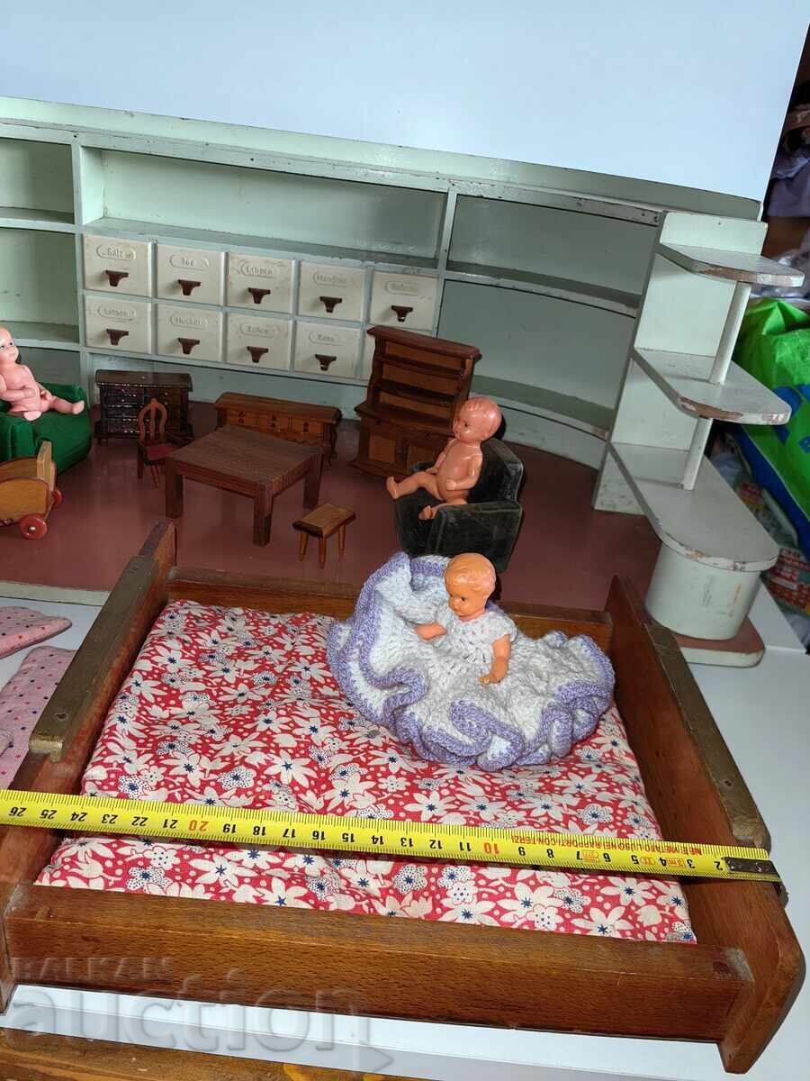 Licitație LUMEA PĂPUȘILOR - LOT JUCĂRII PENTRU COPII PĂPUȘĂ PĂPUȘI MOBILIER