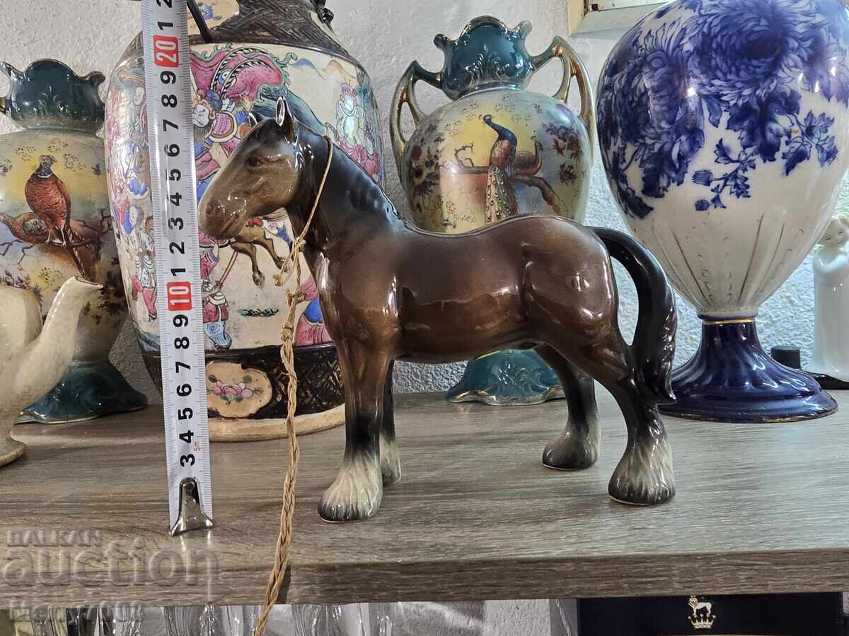 Extremely beautiful and stylish collectible horse figure! - 5