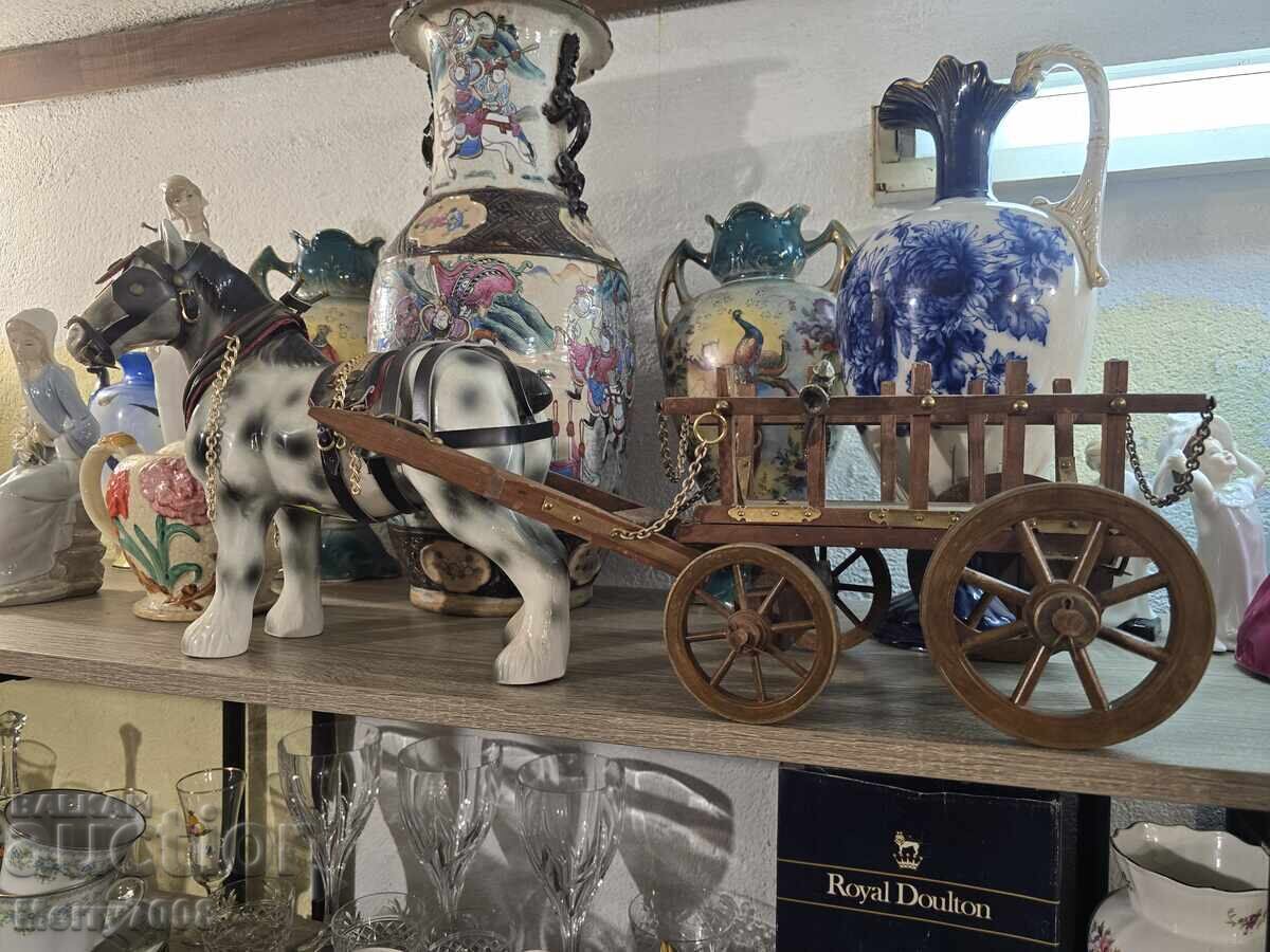 Rare collectible set – decorative horse with cart