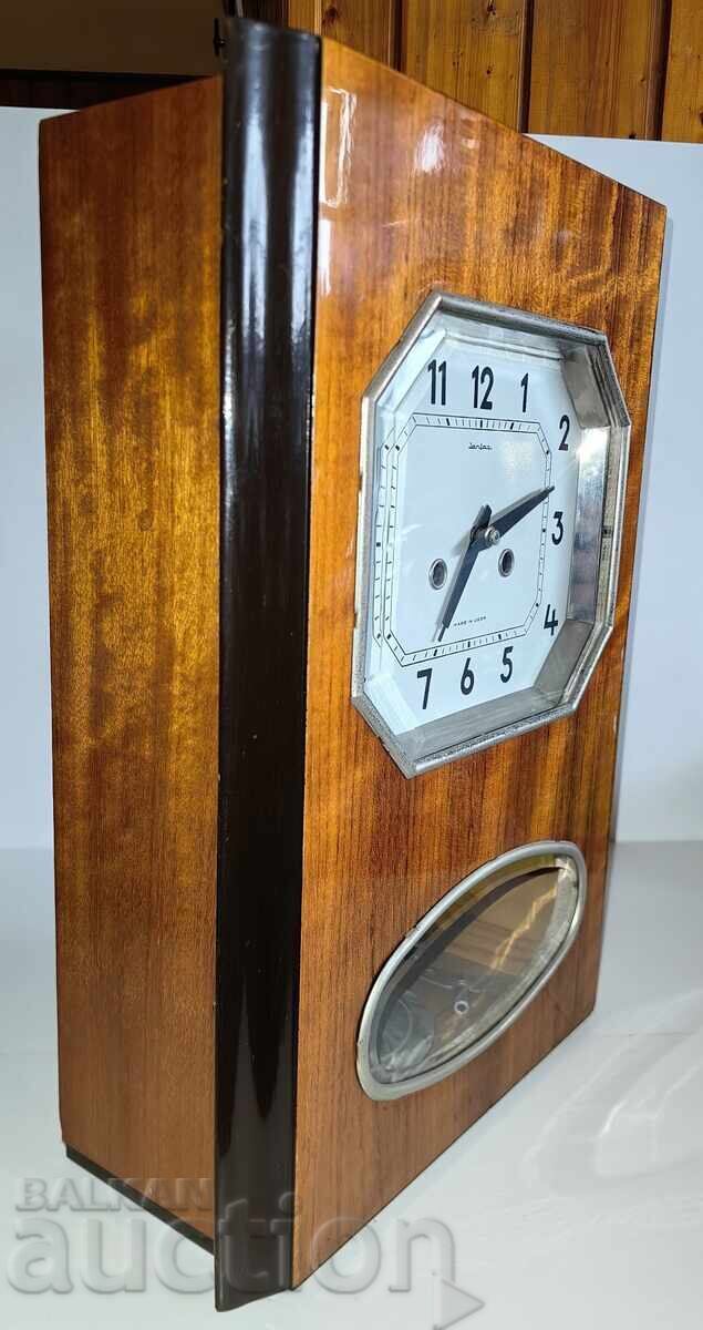 Licitație CEAS DE PERETE SOVIETIC YANTAR JANTAR URSS