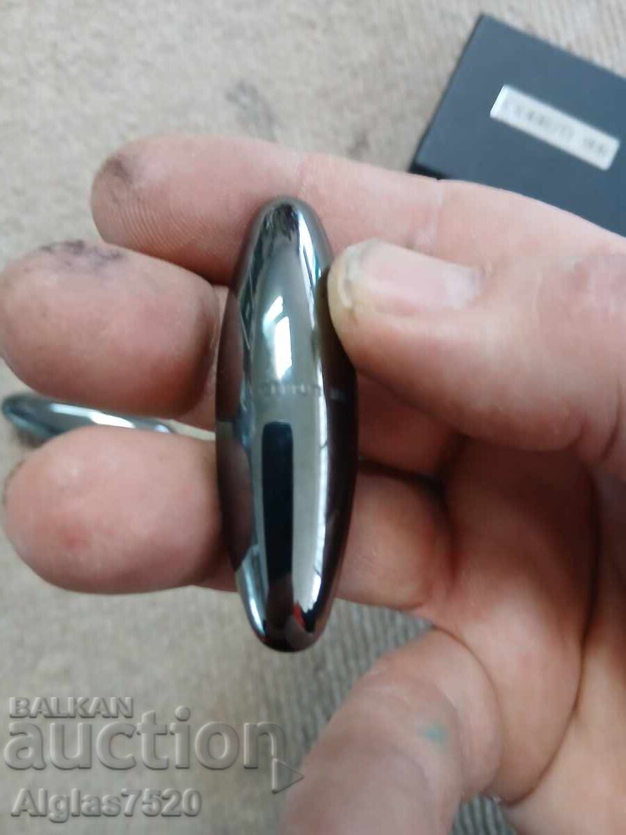 Livrarea Magneți antistres din hematit