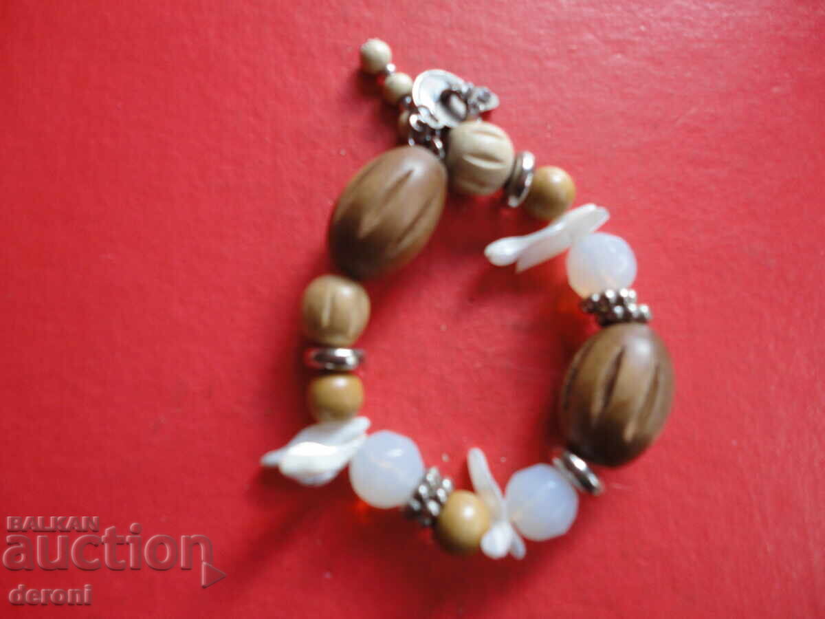 Εκπληκτικό ελαστικό βραχιόλι με πέτρες φίλντισι 8 με τιμή € 10.00 | 19.56 BGN Εκπληκτικό ελαστικό βραχιόλι με πέτρες φίλντισι 8 με τιμή € 10.00 | 19.56 BGN