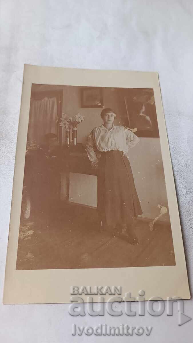 Photo Veliko Tarnovo Young girl 1917