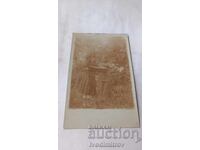 Φωτογραφία Νέος με βιολί και νεαρή κοπέλα