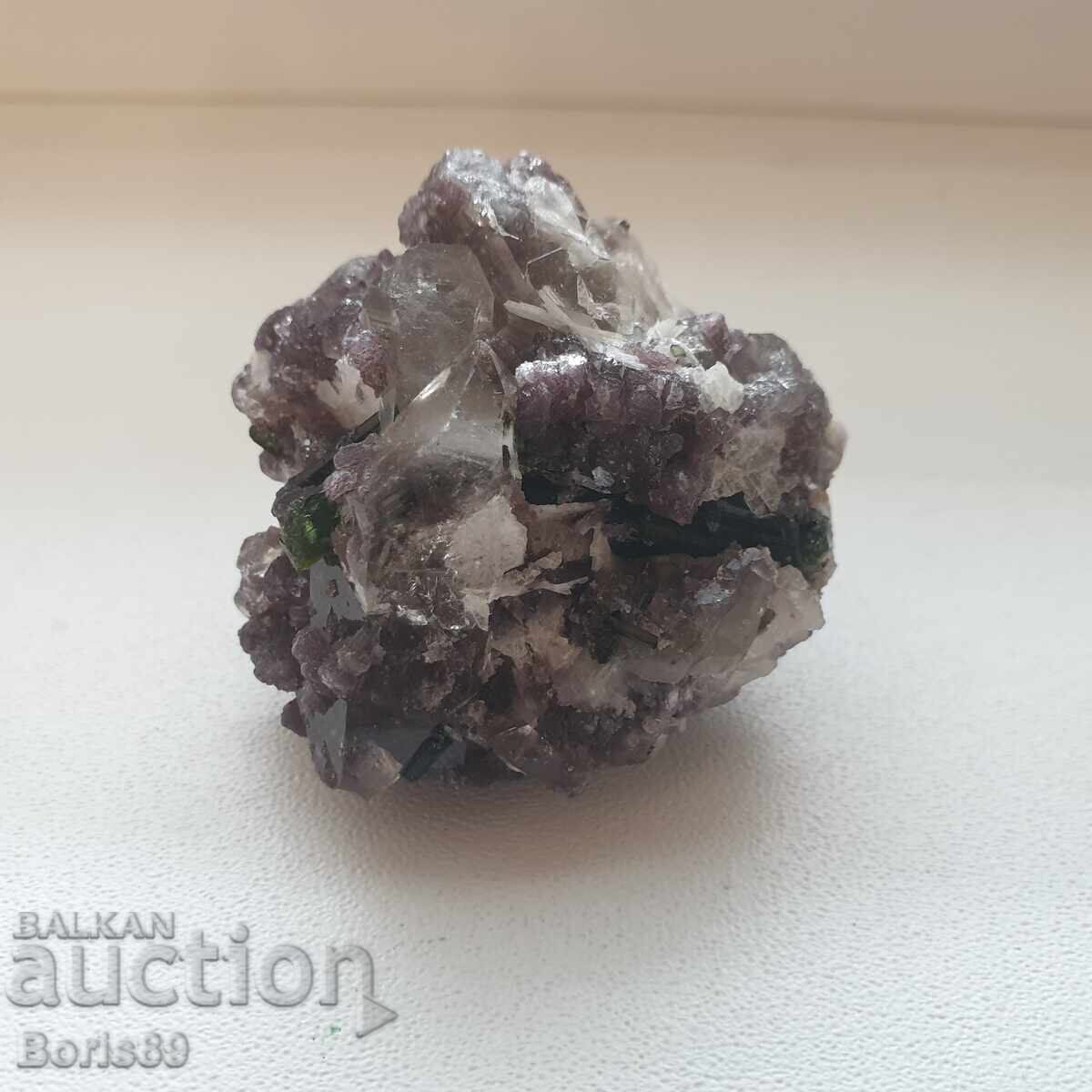 Зелен Турмалин в матрица - Бразилия с цена € 25.00 | 48.90 лв.