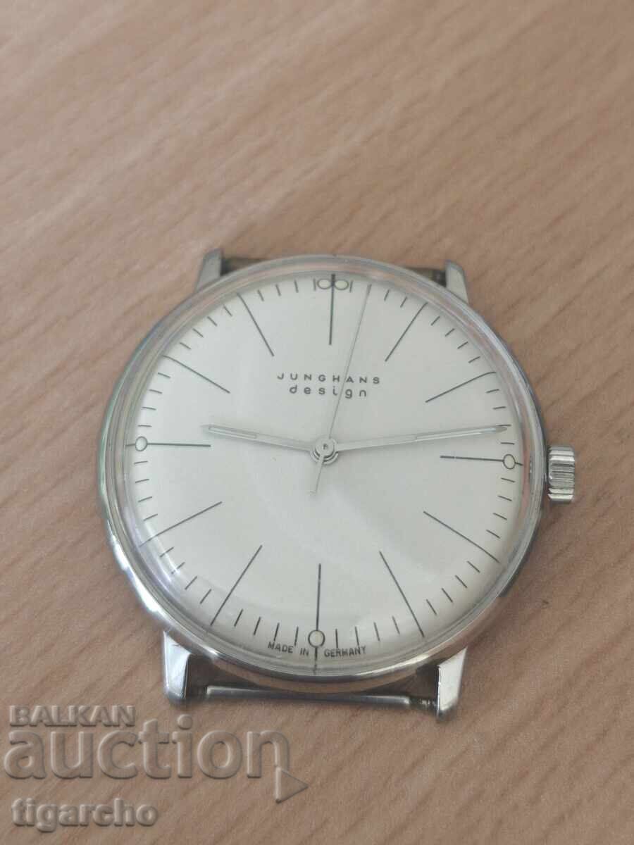Часовник JUNGHANS