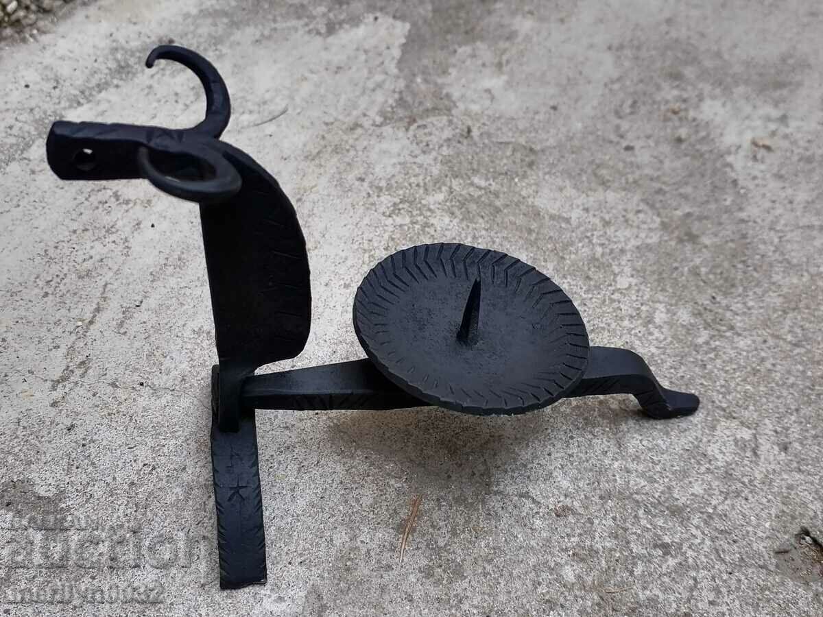 Стар свещник от ковано желязо светилник