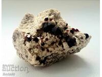 Гранат и микрогранати в матрица - Италия