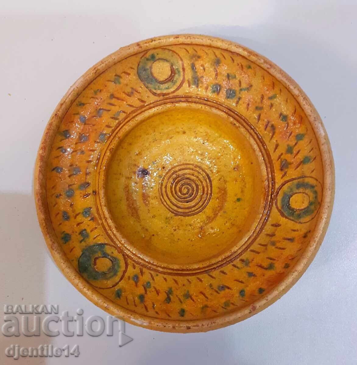 Κεραμικά, δημιουργία της Γκένκα Μλαντένοβα