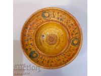 Κεραμικά, δημιουργία της Γκένκα Μλαντένοβα