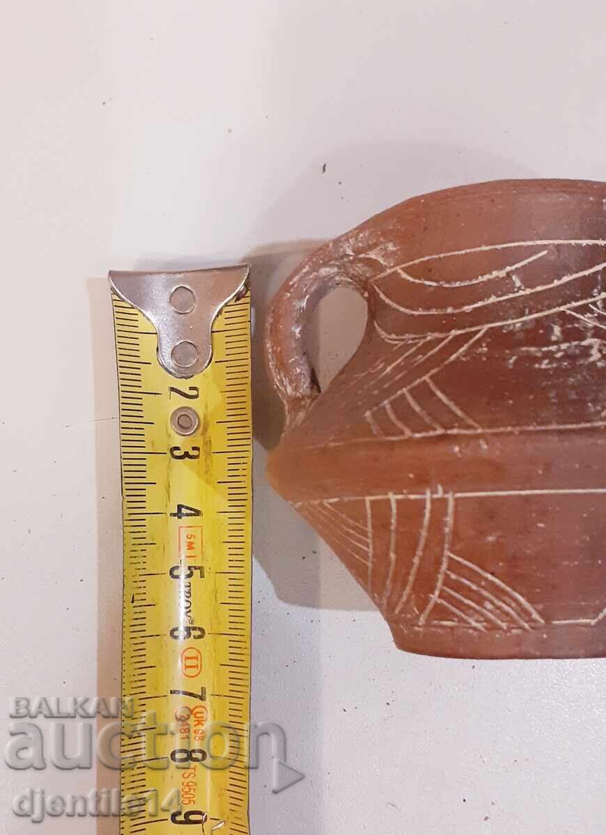 Δημοπρασία Κεραμικά, δημιουργία της Γκένκα Μλαντένοβα