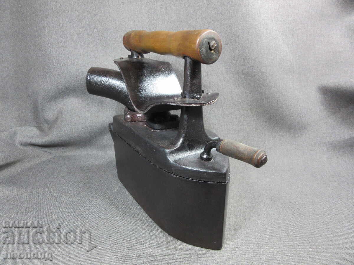 ΠΑΛΑΙΑ ΡΕΤΡΟ ΜΑΝΤΕΜΕΝΙΑ ΣΙΔΕΡΩΤΡΑ ΜΕ ΚΑΡΒΟΥΝΑ, ΚΑΜΙΝΑΔΑ ΚΑΙ ΚΛΑΠΕΤΟ με τιμή € 60.00 | 117.35 BGN