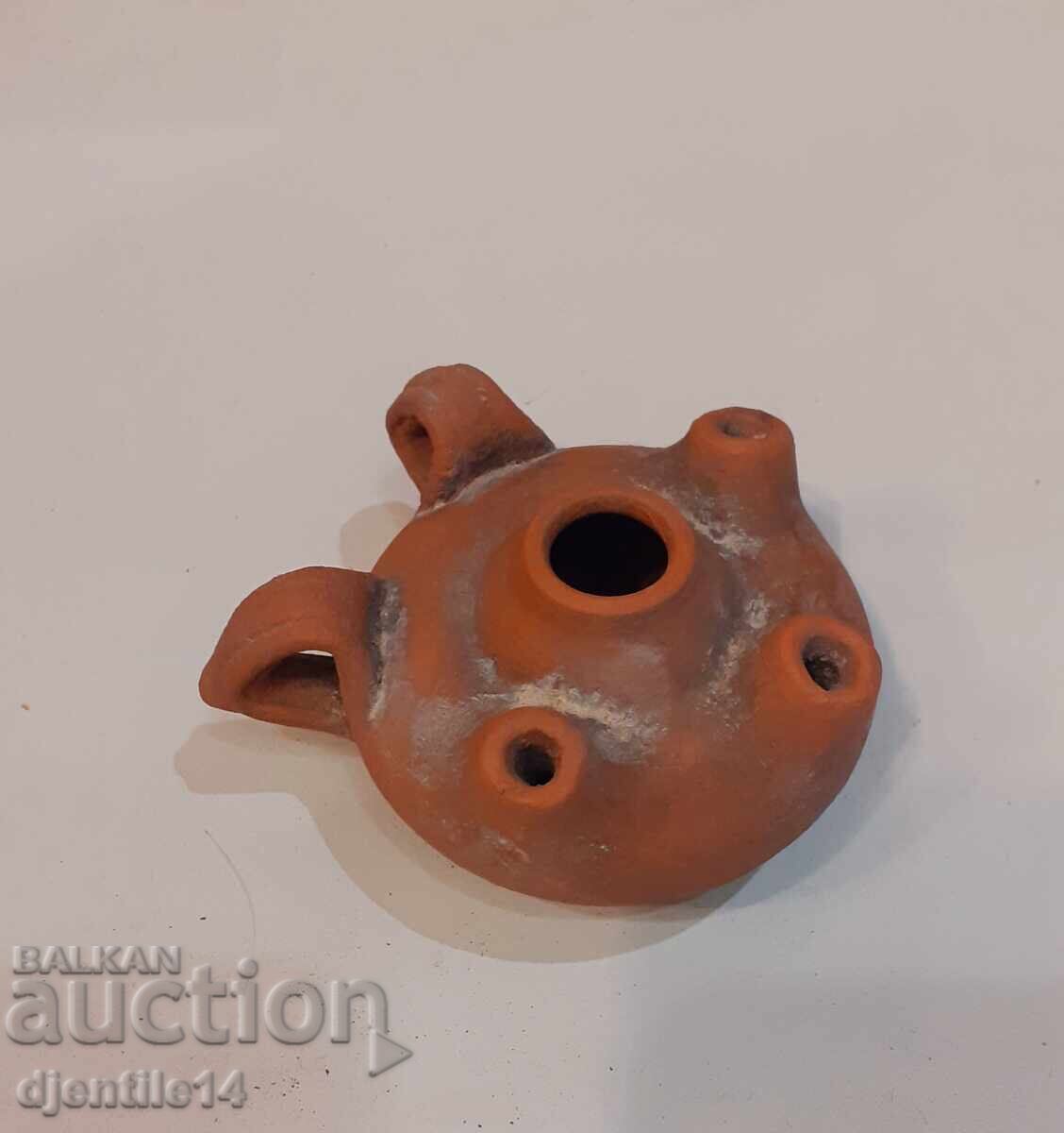 Δημοπρασία Κεραμικά, δημιουργία της Γκένκα Μλαντένοβα