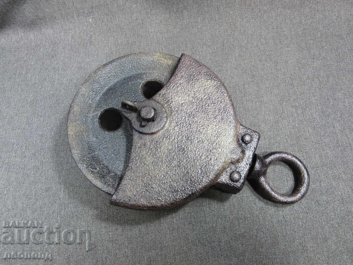 OLD RETRO MASSIVE CAST IRON CONSTRUCTION PULLEY with price € 20.00 | 39.12 BGN