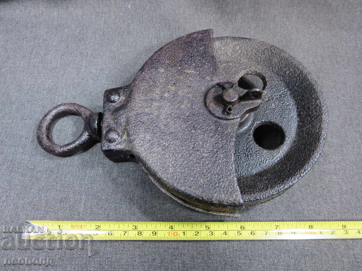 OLD RETRO MASSIVE CAST IRON CONSTRUCTION PULLEY - 7