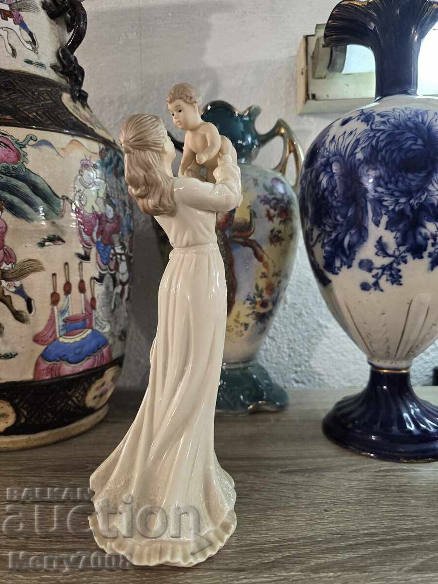 „The Regal Collection” și poartă numele „Constance” !!! cu preț € 35.00 | 68.45 BGN