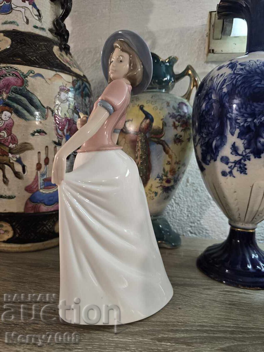 Licitație Produs de NAO by Lladro, lucrat manual în Spania !!!