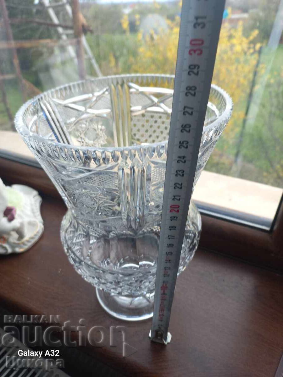 ГОЛЯМА КРИСТАЛНА ВАЗА КУПА с цена € 90.00 | 176.02 лв.