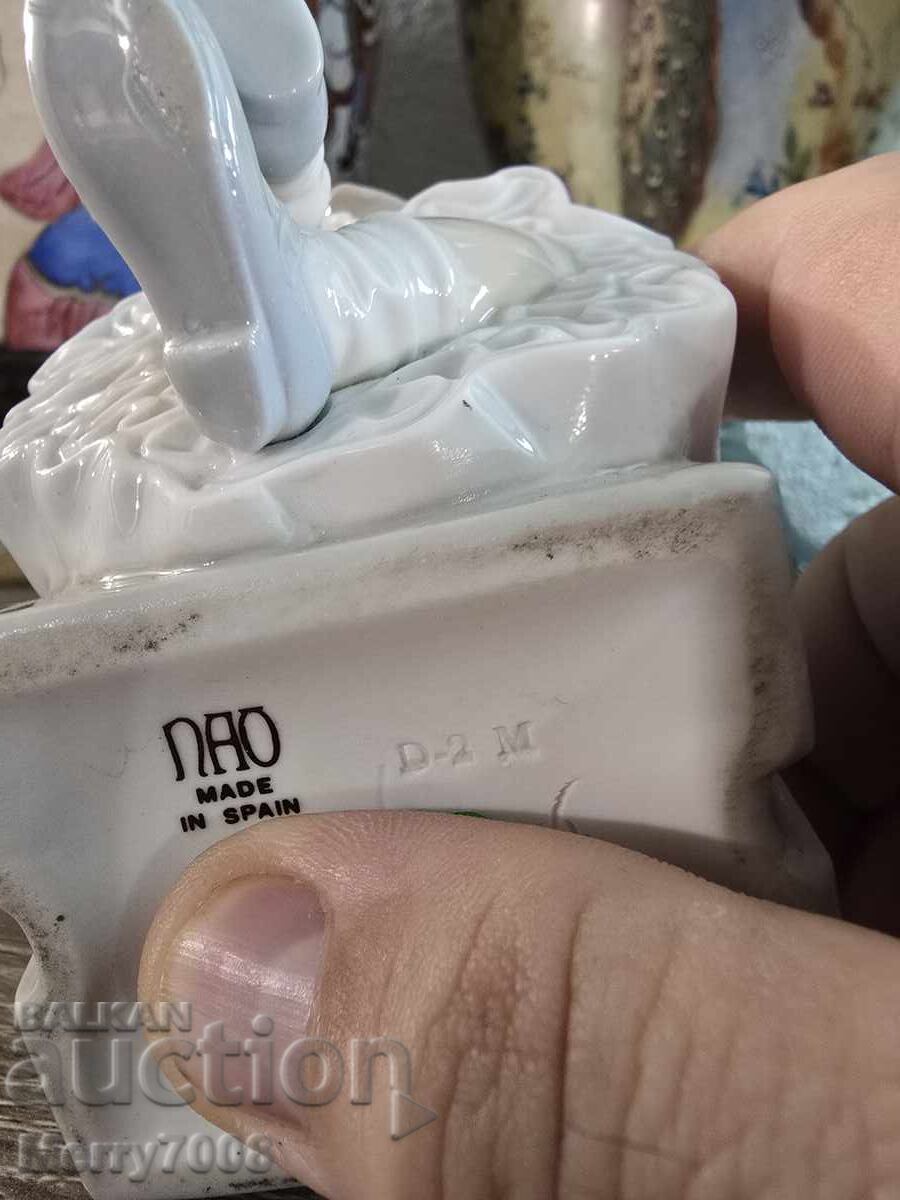 Συλλεκτική πορσελάνινη φιγούρα από τη μάρκα NAO by Lladro - 5