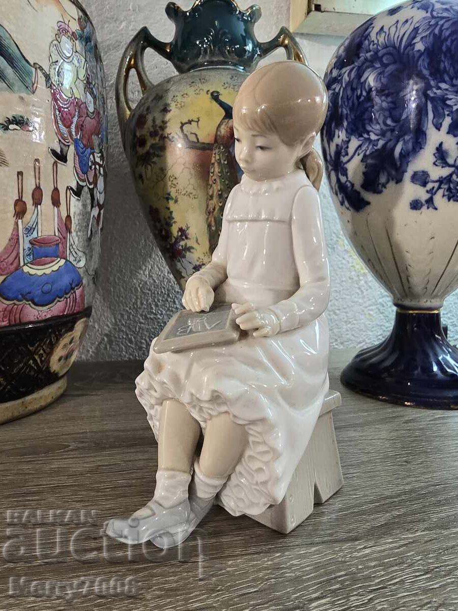 Συλλεκτική πορσελάνινη φιγούρα από τη μάρκα NAO by Lladro - 7