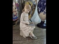 Συλλεκτική πορσελάνινη φιγούρα από τη μάρκα NAO by Lladro