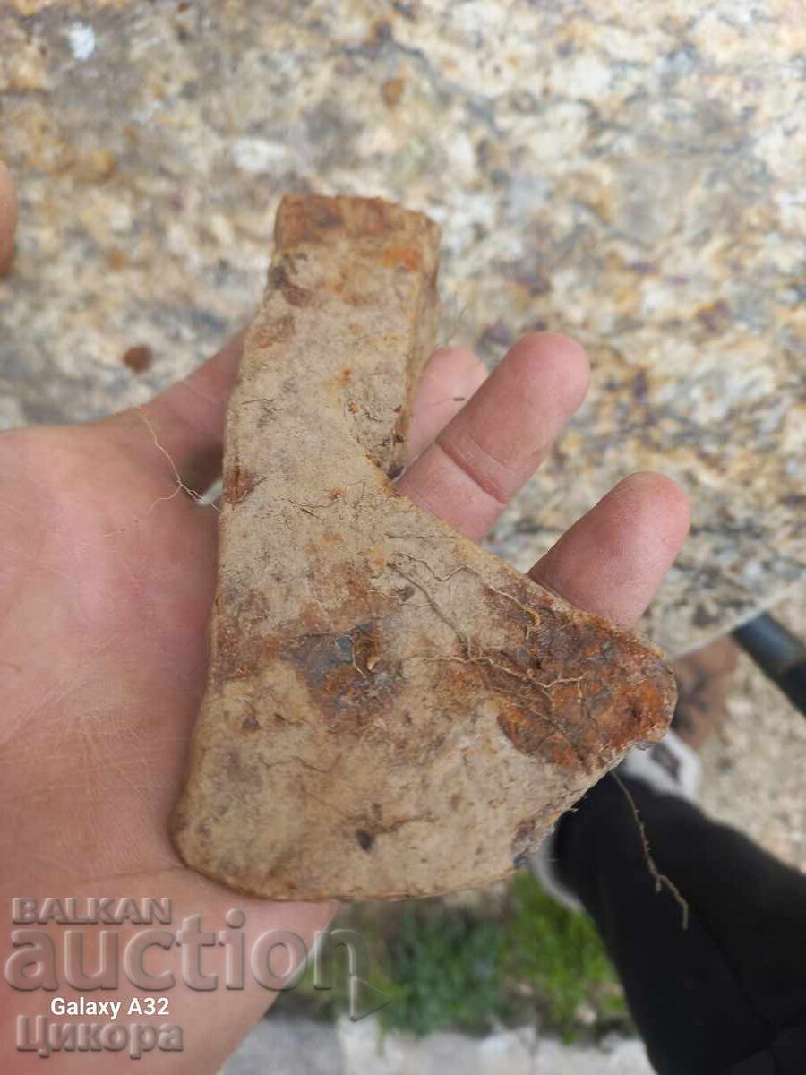 OLD AX - 5 OLD AX - 5