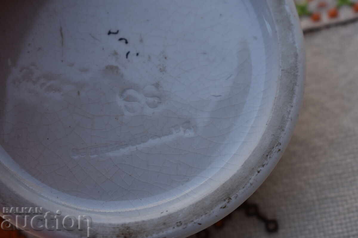 Рядка порцеланова кутийка - 6