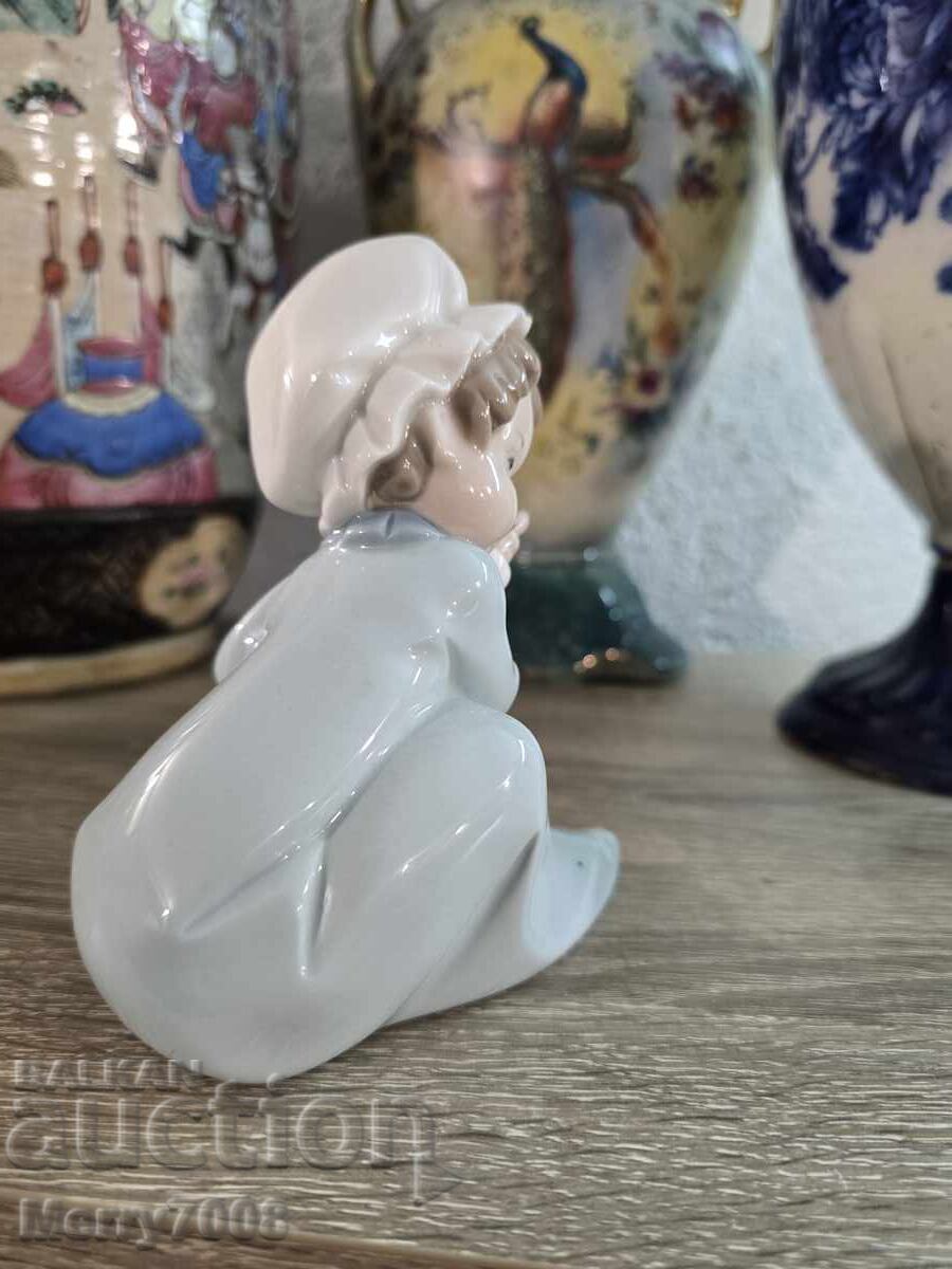 Auction  Collectible Lladro porcelain figurine !!!