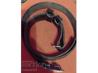 Centura militară din piele uzată