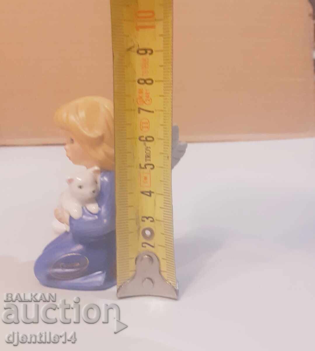 Delivery of Goebel porcelain