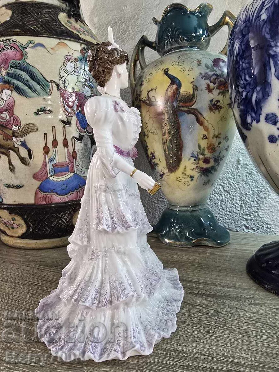 Livrarea „Golden Age” de la Coalport, „Eugenie: First Night at the Opera”
