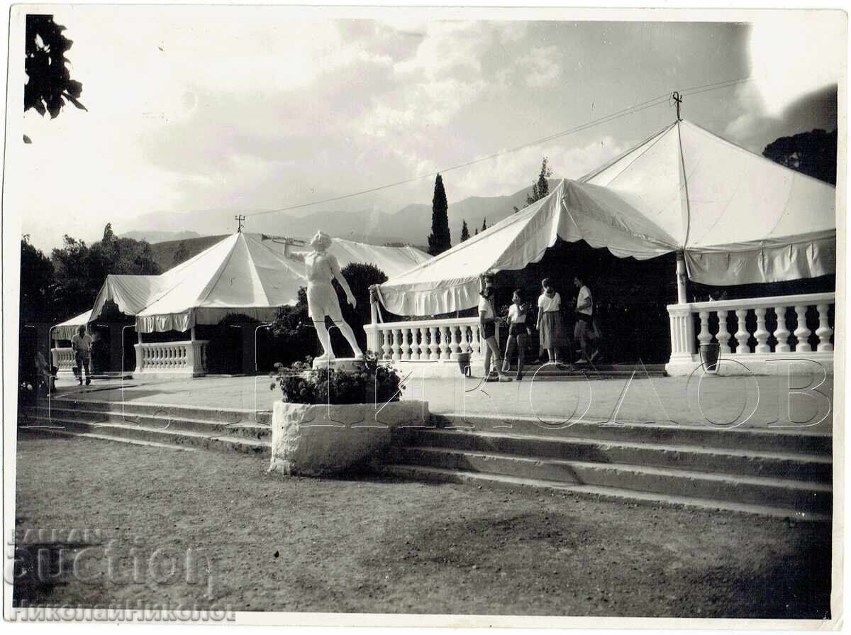 1958 FOTOGRAFIE VECHE MARE CRIMEEA GURZUF FESTIVALUL PIONIERILOR J604 1958 FOTOGRAFIE VECHE MARE CRIMEEA GURZUF FESTIVALUL PIONIERILOR J604