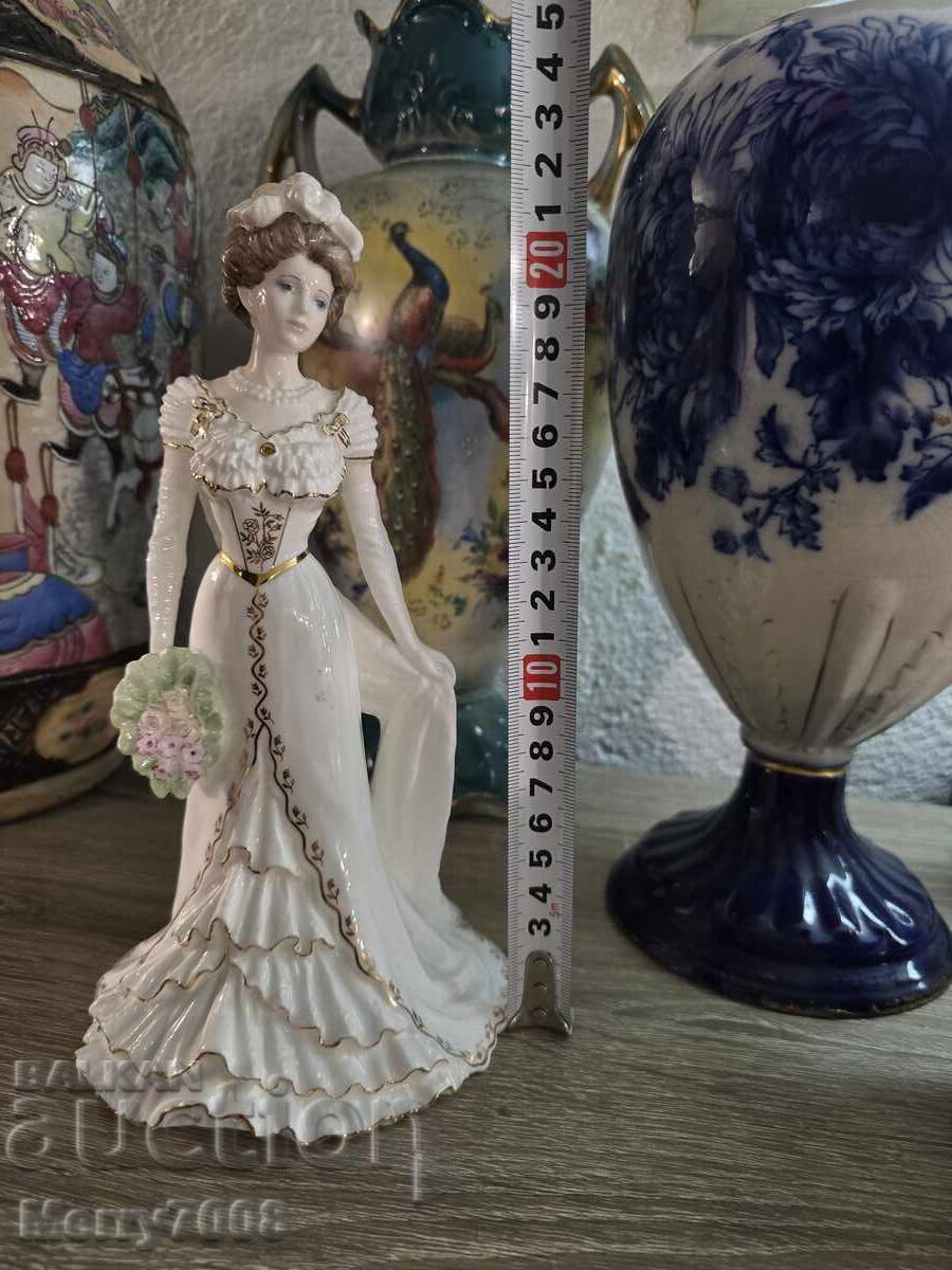 "Golden Age" by Coalport, "Charlotte – A Royal Debut" - 7