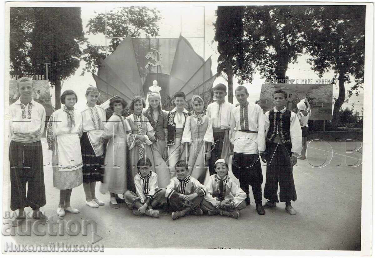 1958 FOTOGRAFIE VECHE MARE CRIMEEA GURZUF FESTIVAL AL PIONIERILOR J609 1958 FOTOGRAFIE VECHE MARE CRIMEEA GURZUF FESTIVAL AL PIONIERILOR J609
