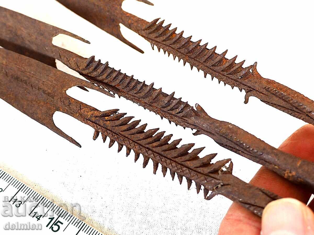 ANTIQUE 3 PIECES IRON BLADES AFRICA, HUNTING FISHING, SPEARS 1800 - 6