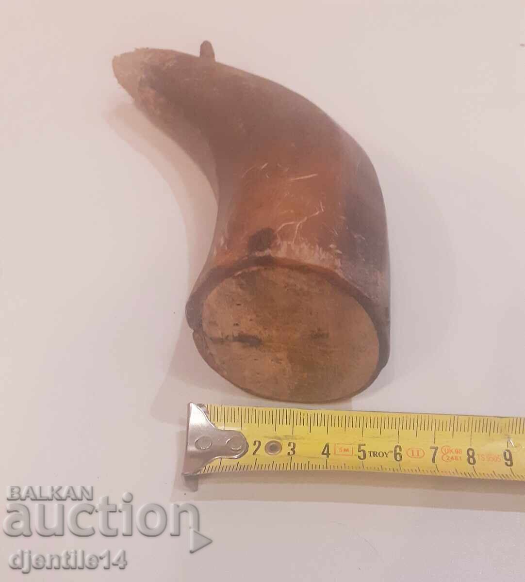 Livrarea Pulberărie, accesoriu din corn Livrarea Pulberărie, accesoriu din corn