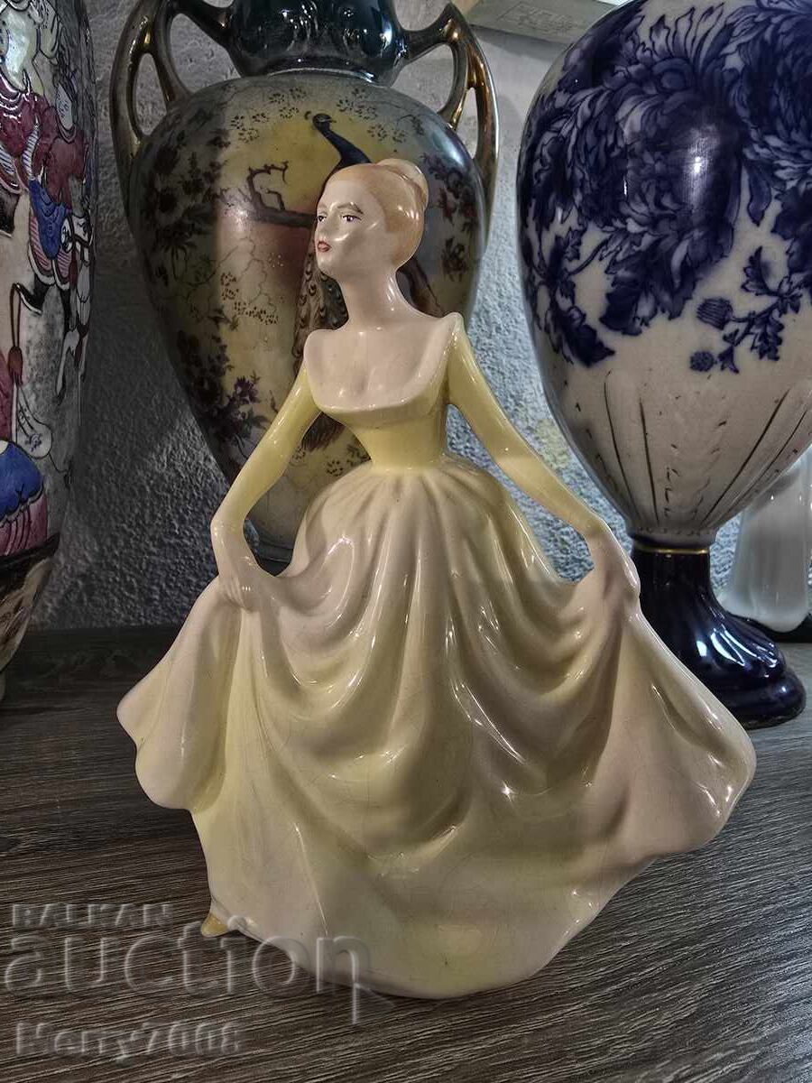 Auction  Collectible figurine, made in Staffordshire, England!