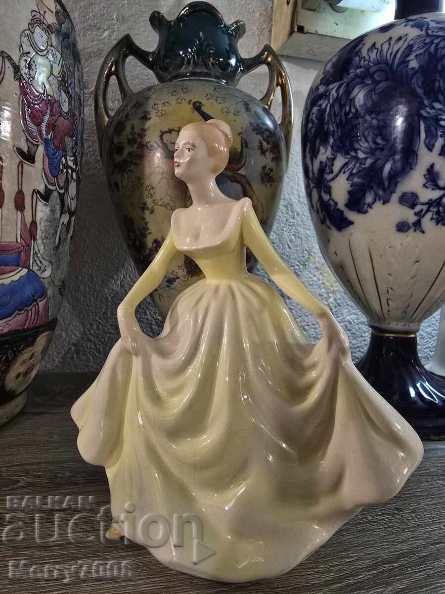 Collectible figurine, made in Staffordshire, England!