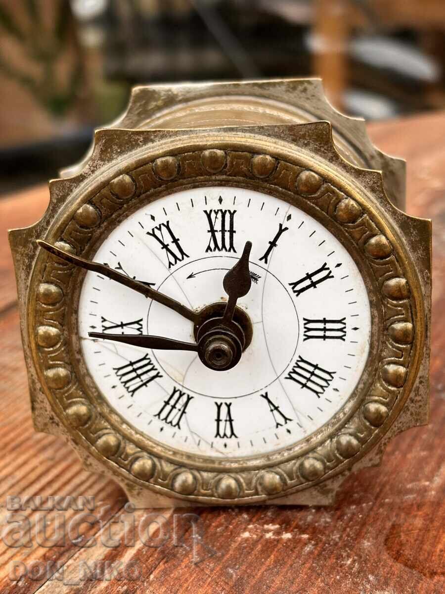 Ceas de masă din bronz, secolul al XIX-lea Ceas de masă din bronz, secolul al XIX-lea