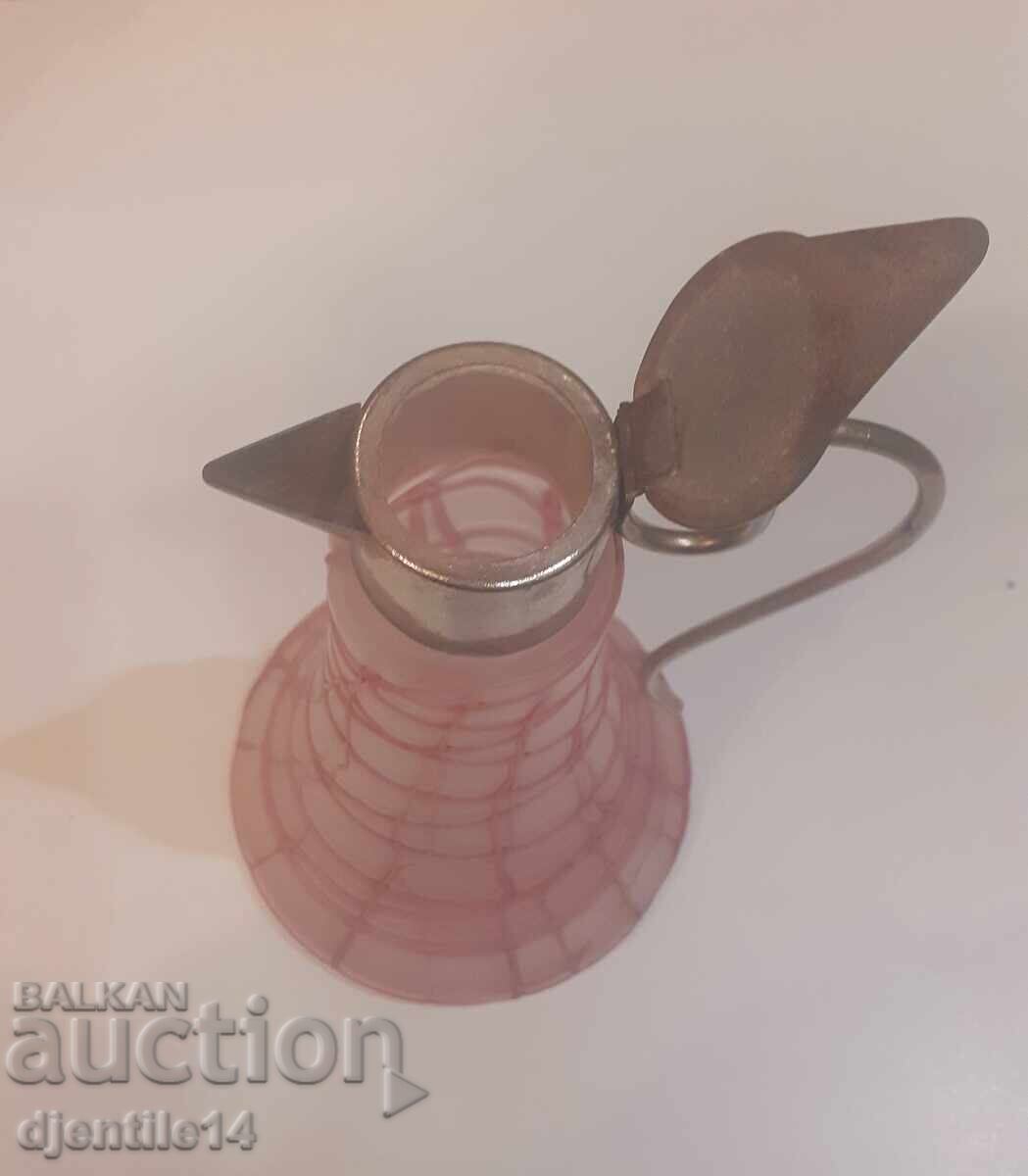 Auction Vintage colored glass (small pitcher) Auction Vintage colored glass (small pitcher)