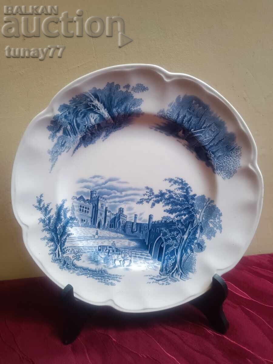 Чиния   Рядък колекционерски порцелан с маркировка ENGLAND