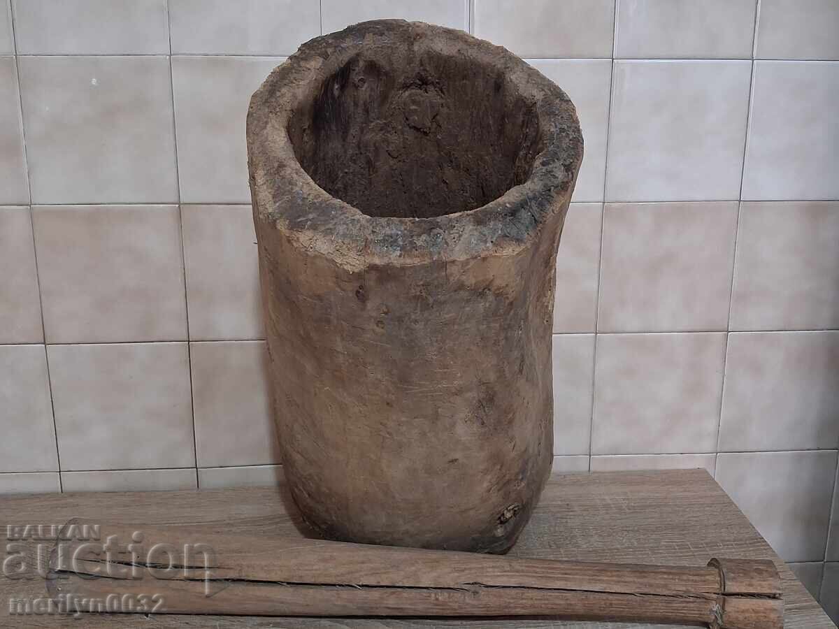 Old wooden mortar with pestle primitive - 6