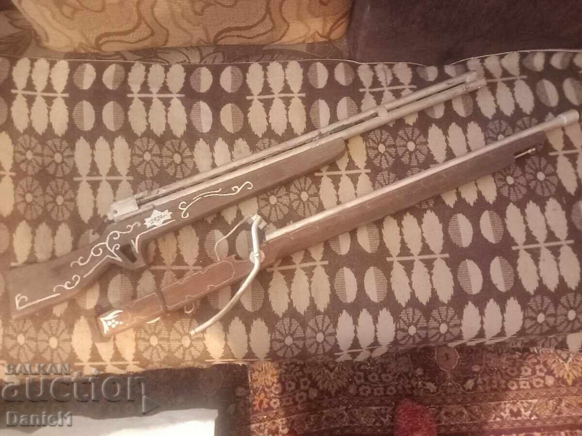 Ζεύγος εσωτερικών πυροβόλων όπλων