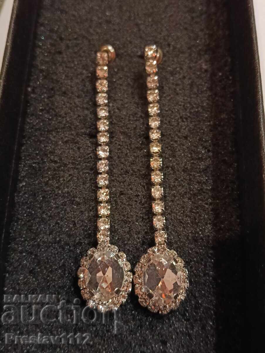 Cercei lungi argintați cu zirconii