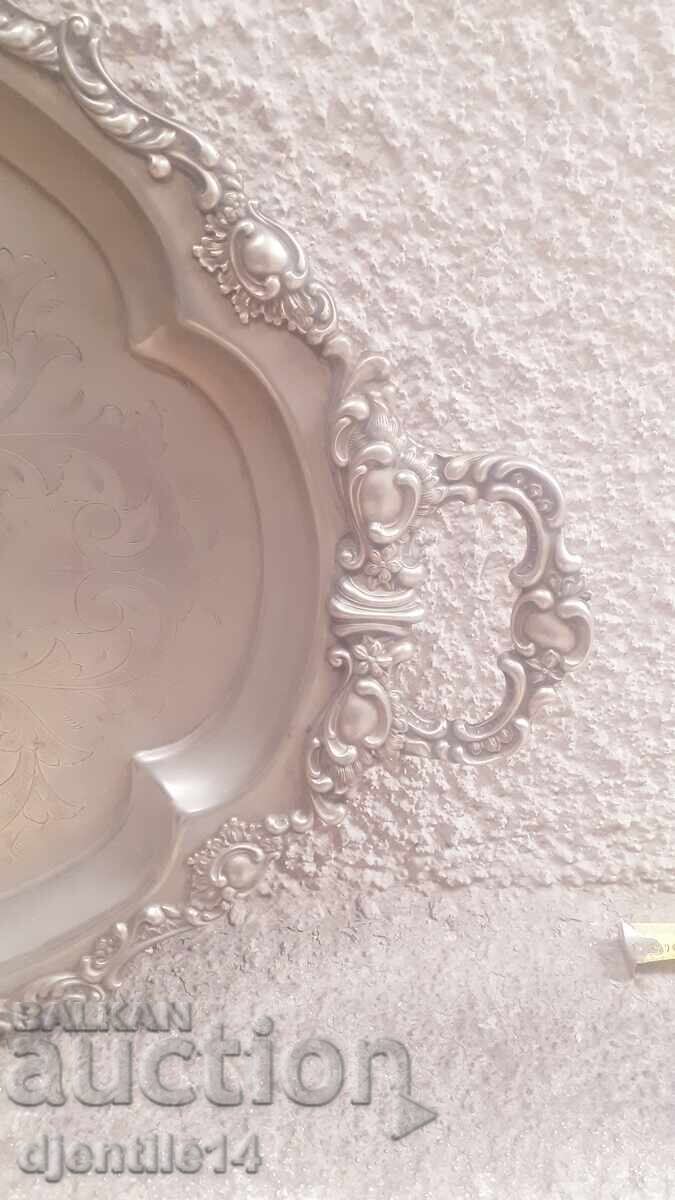 Livrarea Tavă mare marcată frumoasă