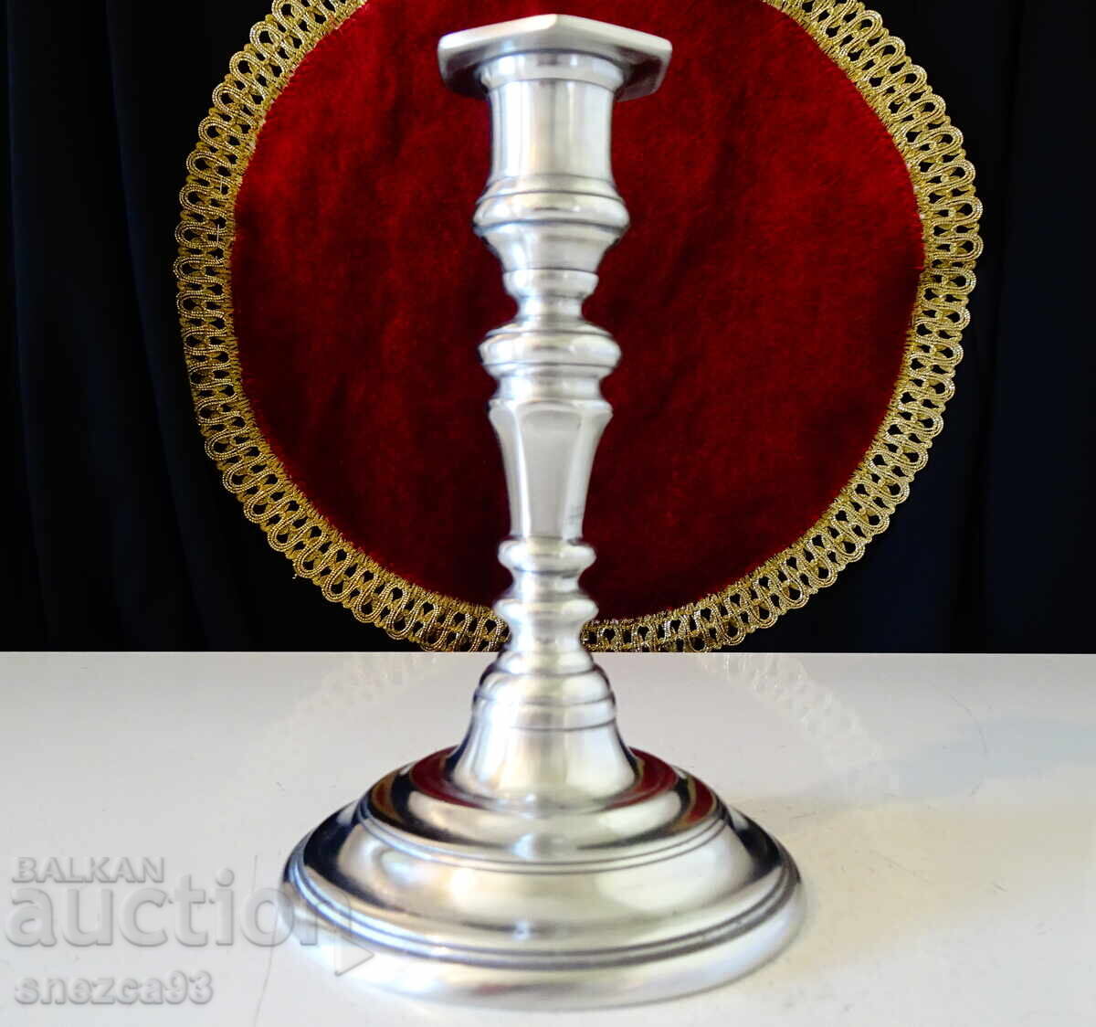 Sfeșnic edwardian din cositor 520 g cu preț € 22.99 | 44.96 BGN